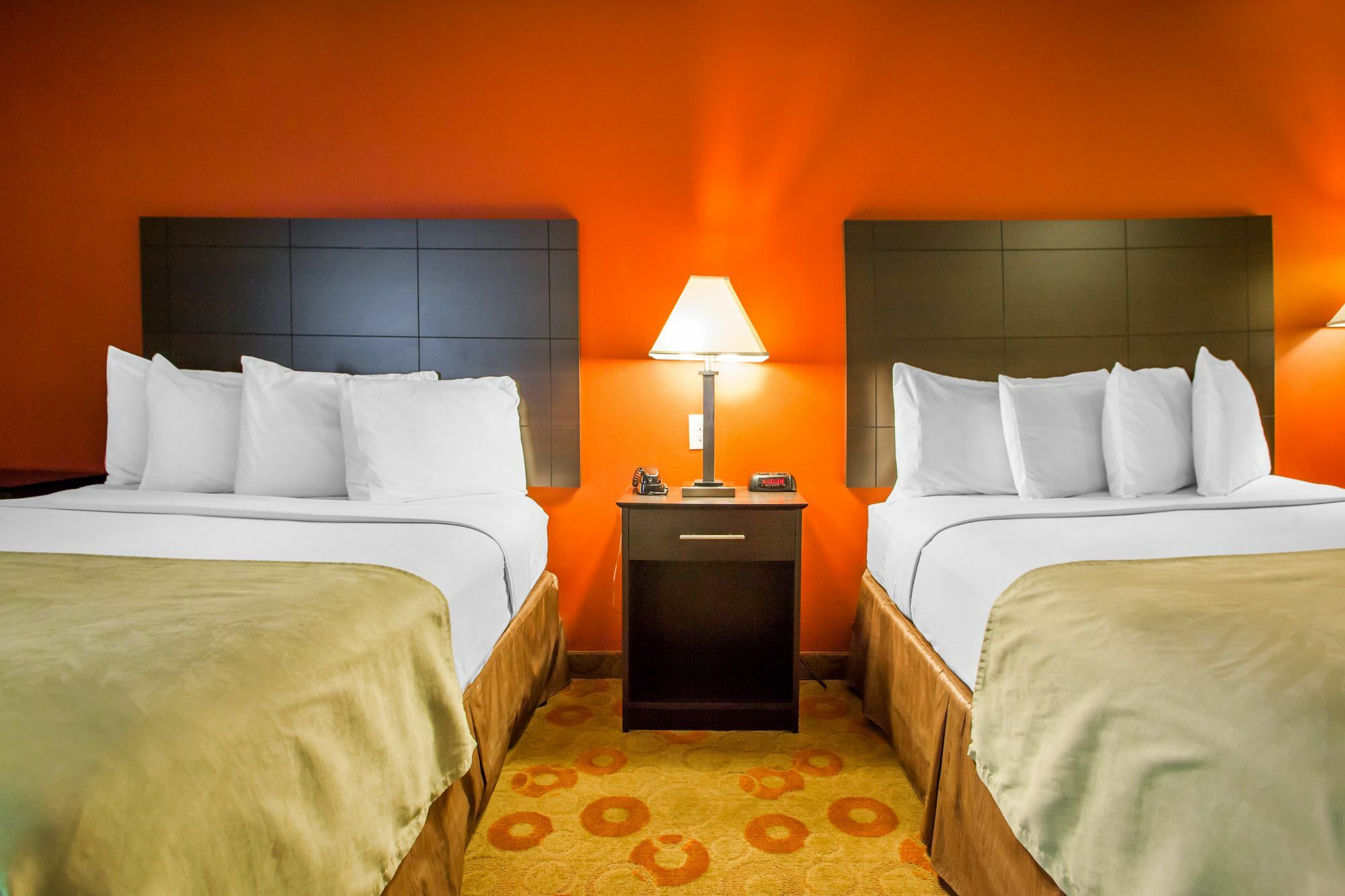 ซับเออร์เบิร์น เอ็กซ์เท็นเดด สเตย์ โฮเทล ซีดาร์ ฟอลส์ Hotel เซดาร์ฟอลส์ ภายนอก รูปภาพ